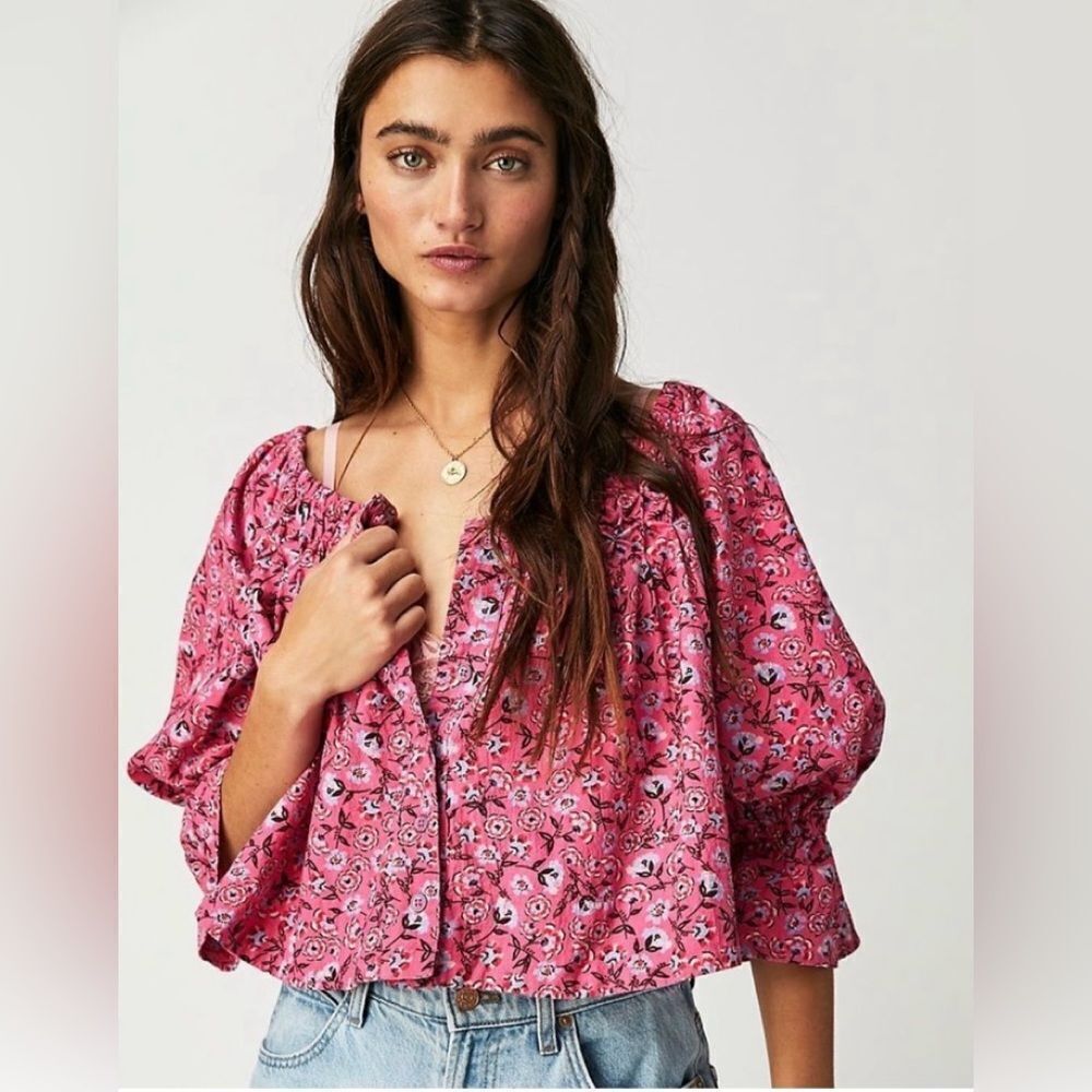 Free People James smocked floral pink blouse Sz Small. NWOT